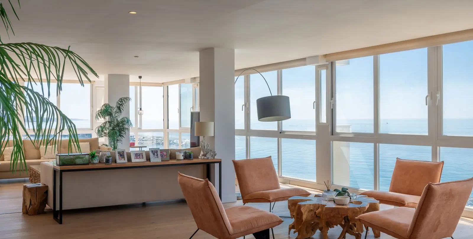 Sale of middle floor apartment in Marbella 1
