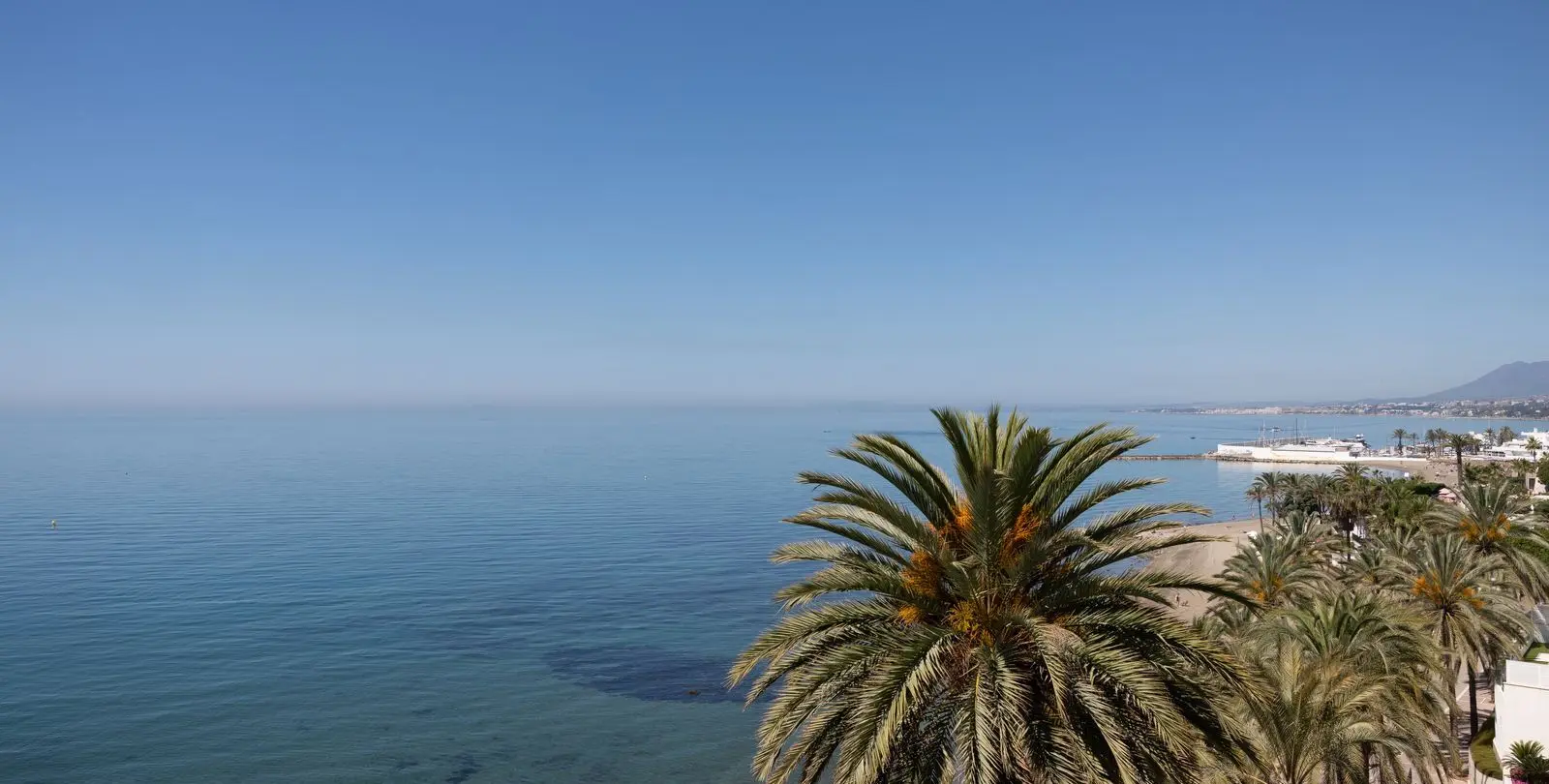 Sale of middle floor apartment in Marbella 10
