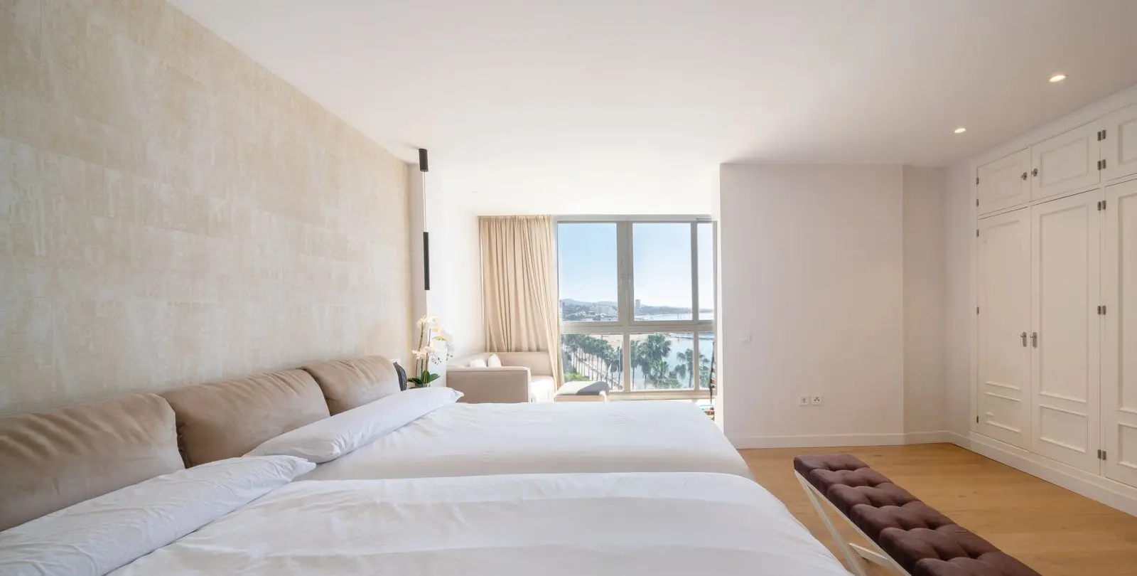 Sale of middle floor apartment in Marbella 32