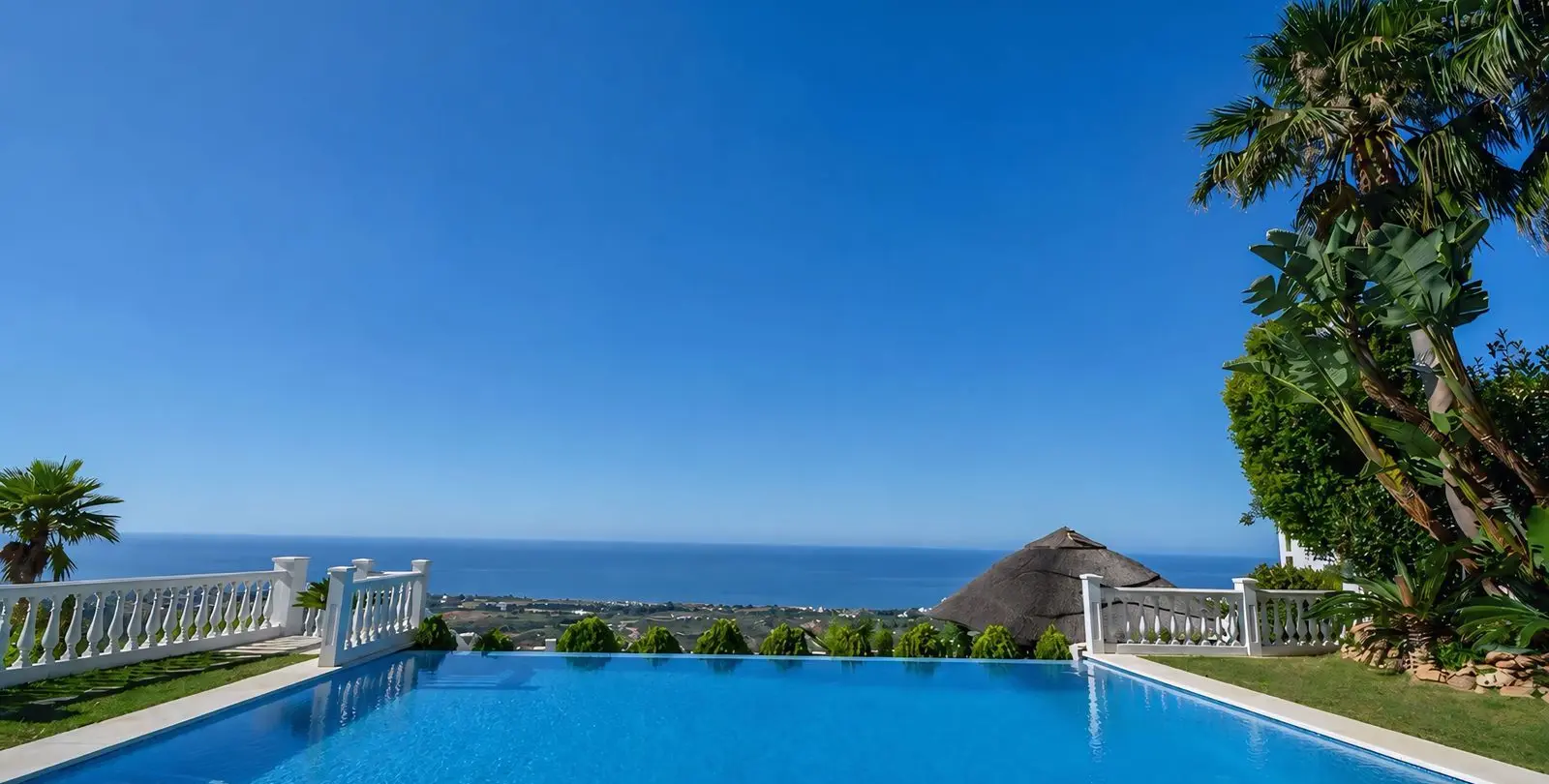 Sale of detached villa in Marbella 2