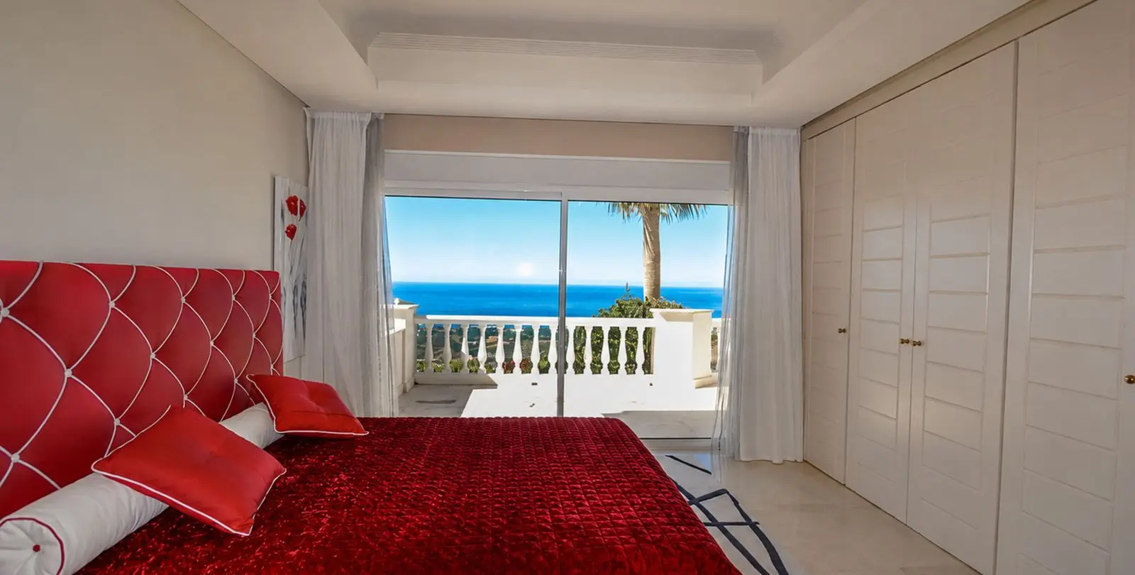Sale of detached villa in Marbella 3