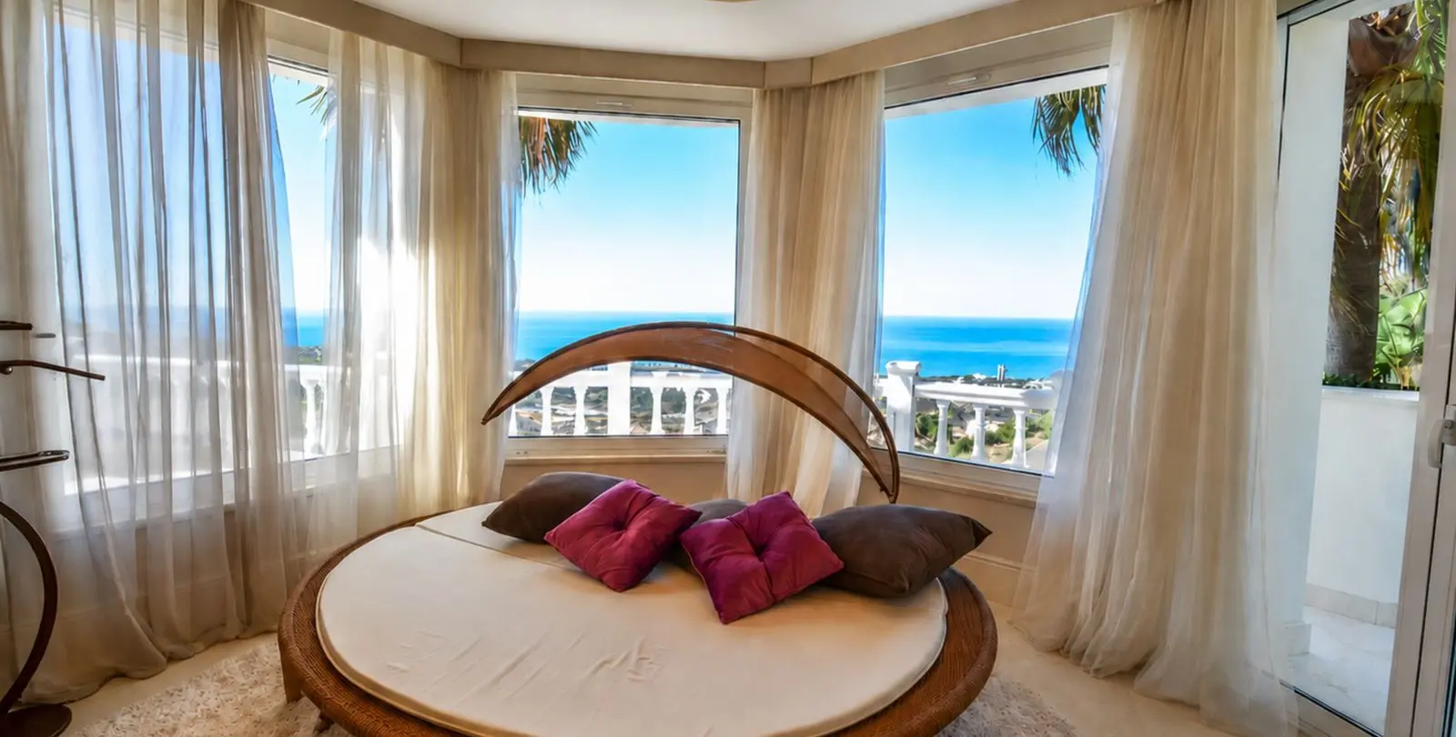 Sale of detached villa in Marbella 13