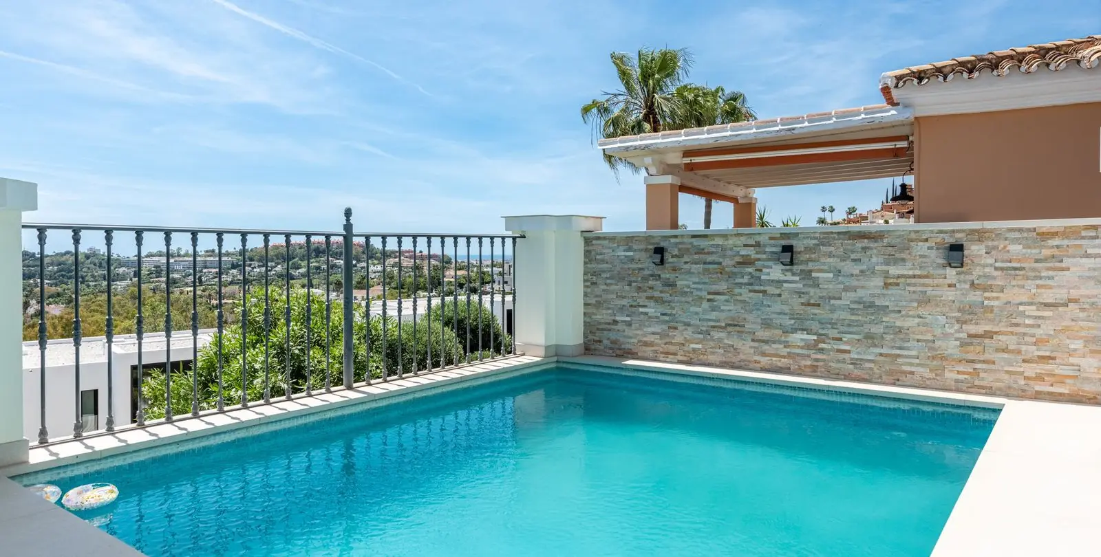 Sale of semi-detached house in Nueva Andalucía 3