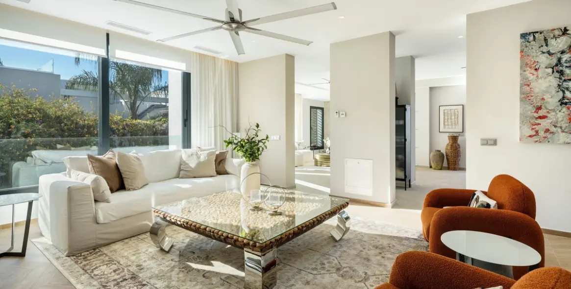 Venta de villa independiente en Nueva Andalucía 6
