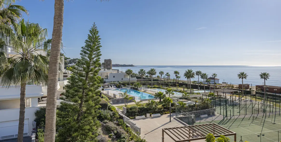 Venta de apartamento en planta baja en Estepona 16