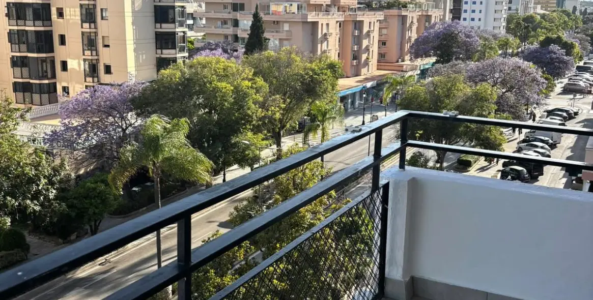 Долгосрочная аренда апартаментов на среднем этаже в Marbella 1