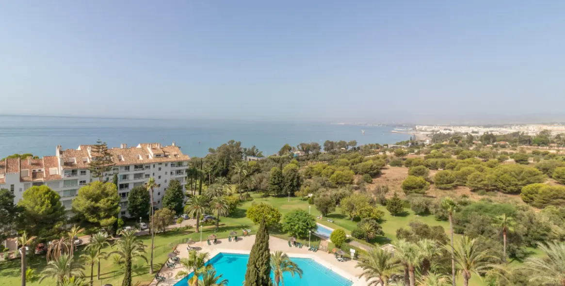 Long-term rent of middle floor apartment in Río Real 5