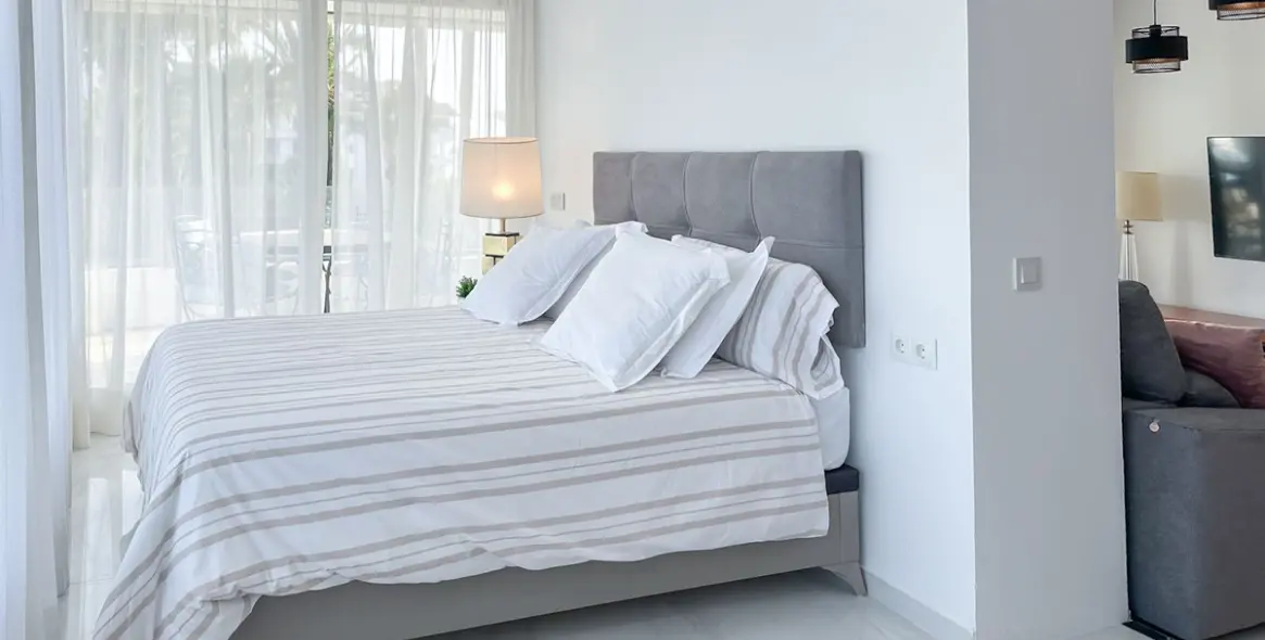 Long-term rent of middle floor apartment in Río Real 24