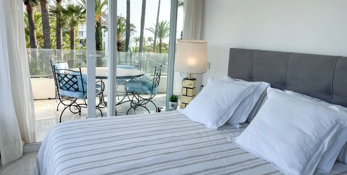 Long-term rent of middle floor apartment in Río Real 27