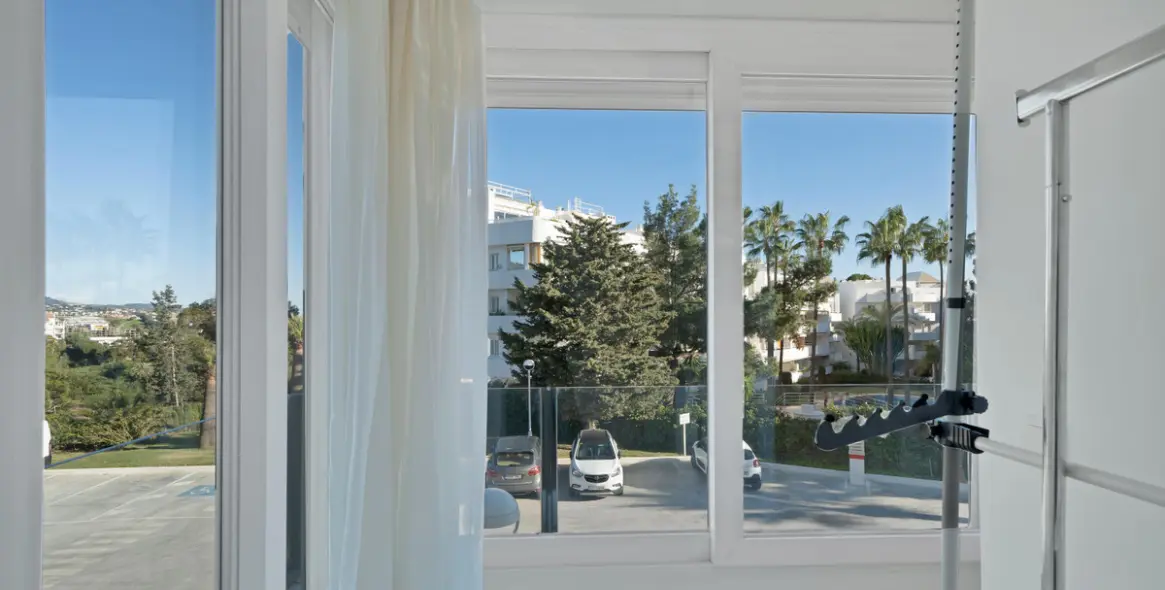 Long-term rent of middle floor apartment in Río Real 28