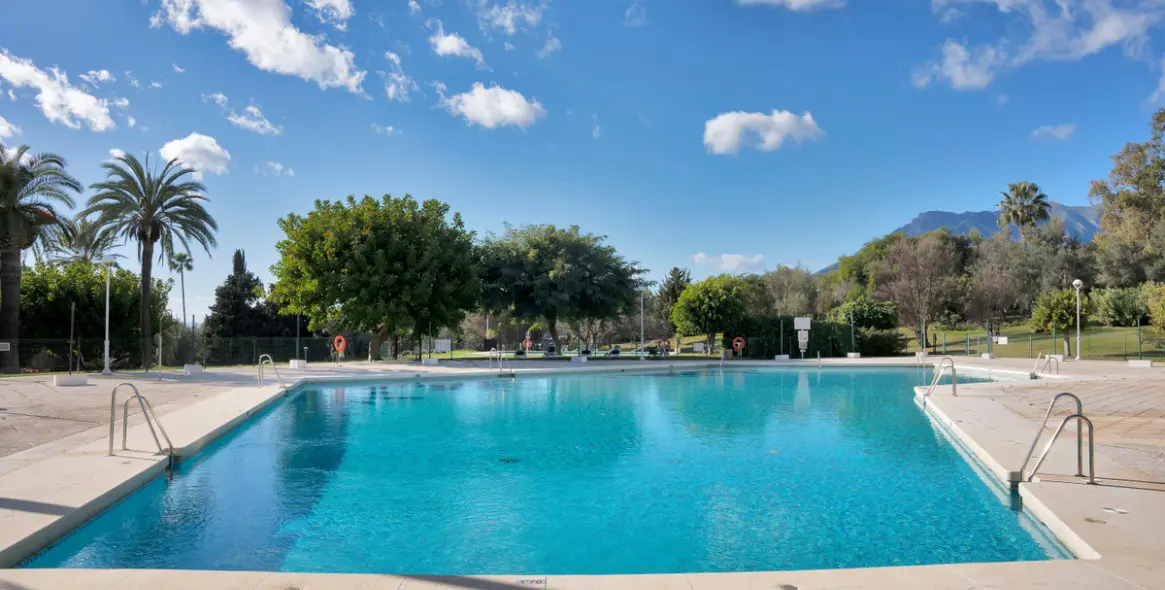 Long-term rent of middle floor apartment in Río Real 34