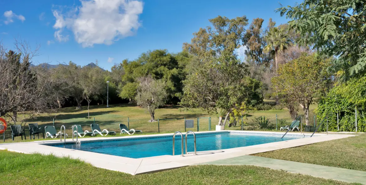 Long-term rent of middle floor apartment in Río Real 42