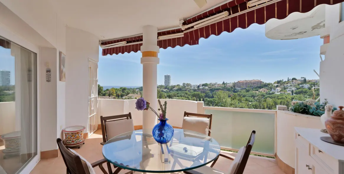 Long-term rent of penthouse in Río Real 1