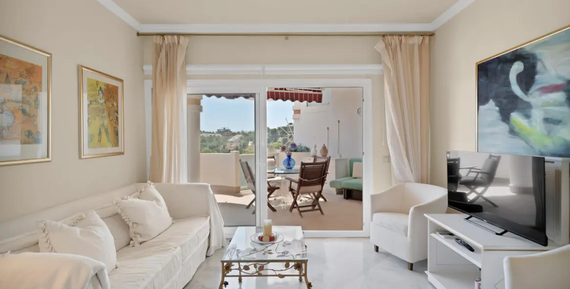 Long-term rent of penthouse in Río Real 2