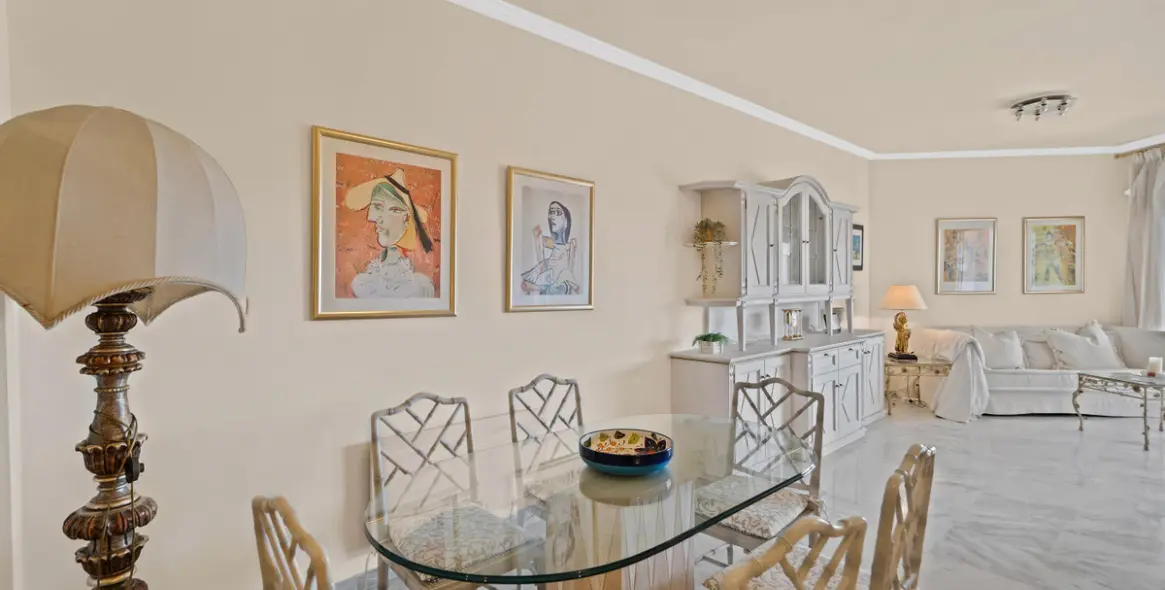 Long-term rent of penthouse in Río Real 3