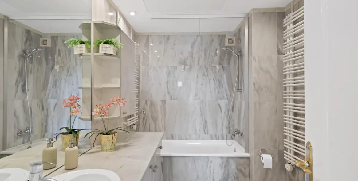 Long-term rent of penthouse in Río Real 5