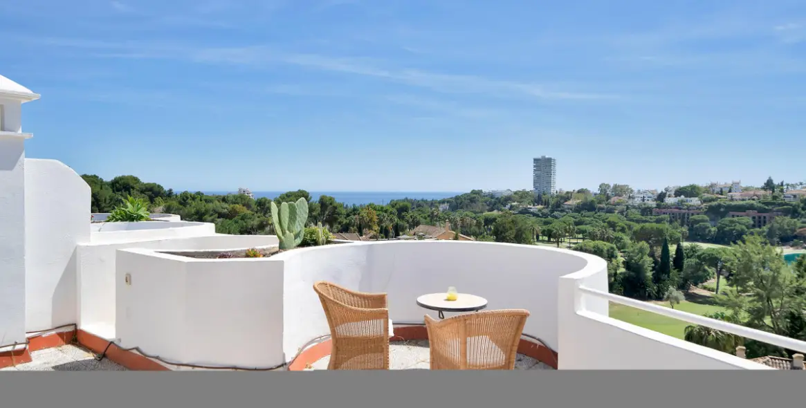 Long-term rent of penthouse in Río Real 9