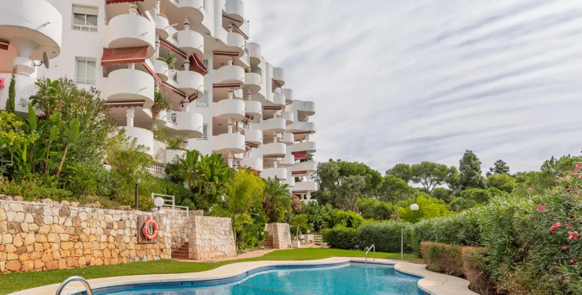 Long-term rent of penthouse in Río Real 12