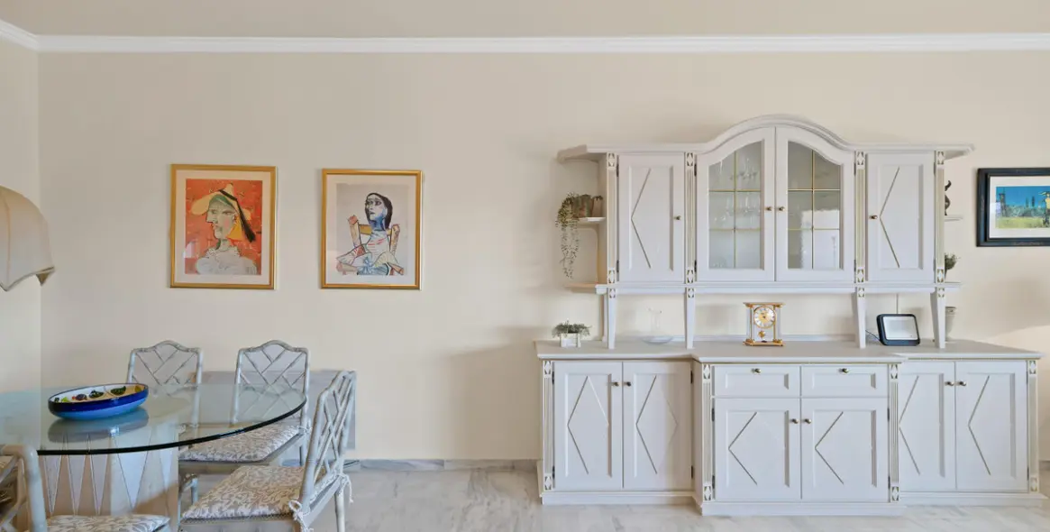 Long-term rent of penthouse in Río Real 19