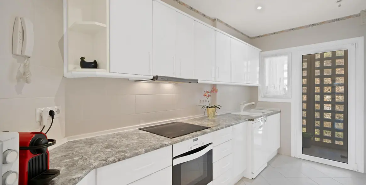 Long-term rent of penthouse in Río Real 30