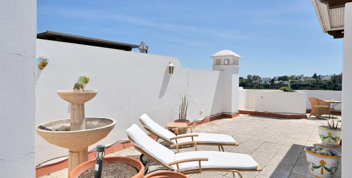 Long-term rent of penthouse in Río Real 39
