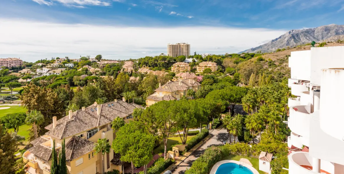 Long-term rent of penthouse in Río Real 41
