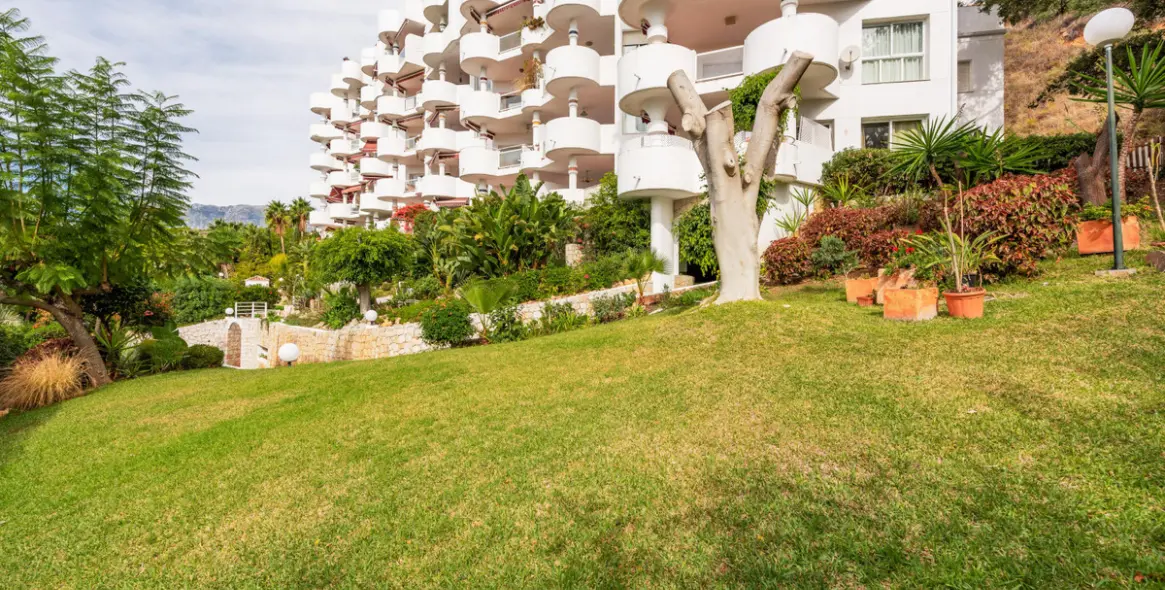 Long-term rent of penthouse in Río Real 46