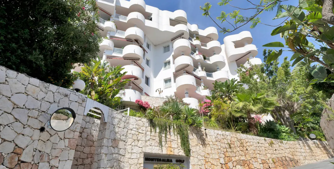 Long-term rent of penthouse in Río Real 47