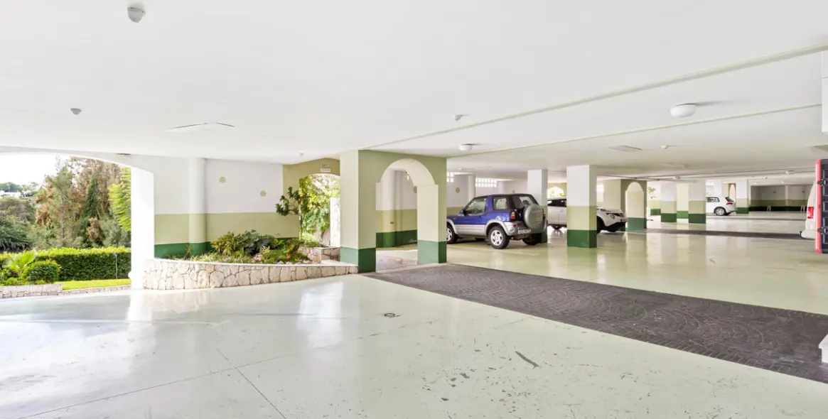 Long-term rent of penthouse in Río Real 54