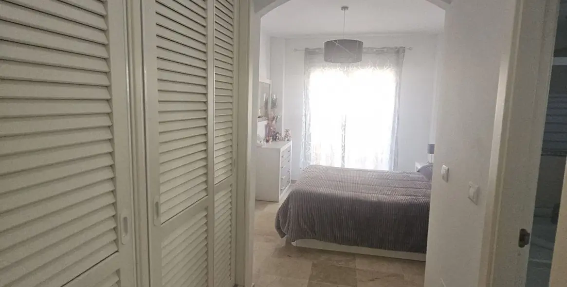 Sale of ground floor apartment in Mijas Costa 33