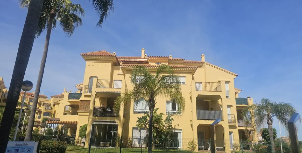 Sale of ground floor apartment in Mijas Costa 44