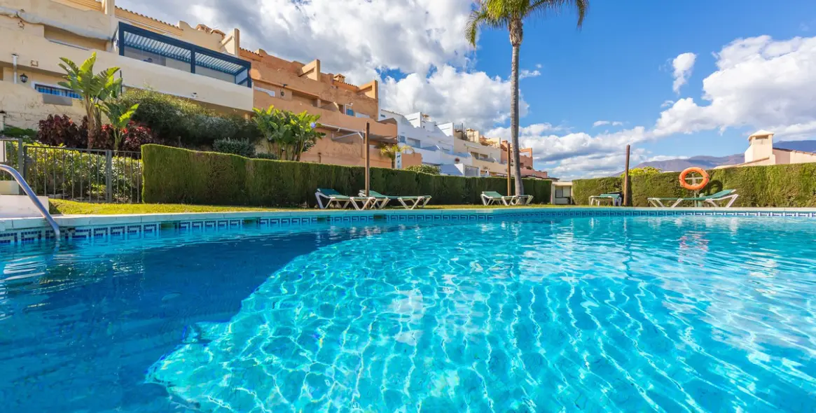 Продажа двухуровневого пентхауса в Casares Playa 3