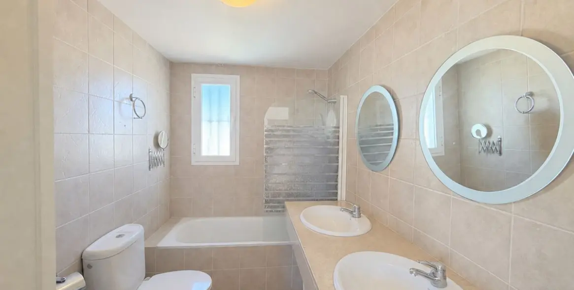 Продажа двухуровневого пентхауса в Casares Playa 20