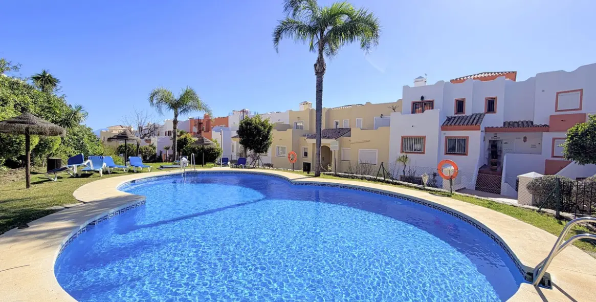 Продажа двухуровневого пентхауса в Casares Playa 34