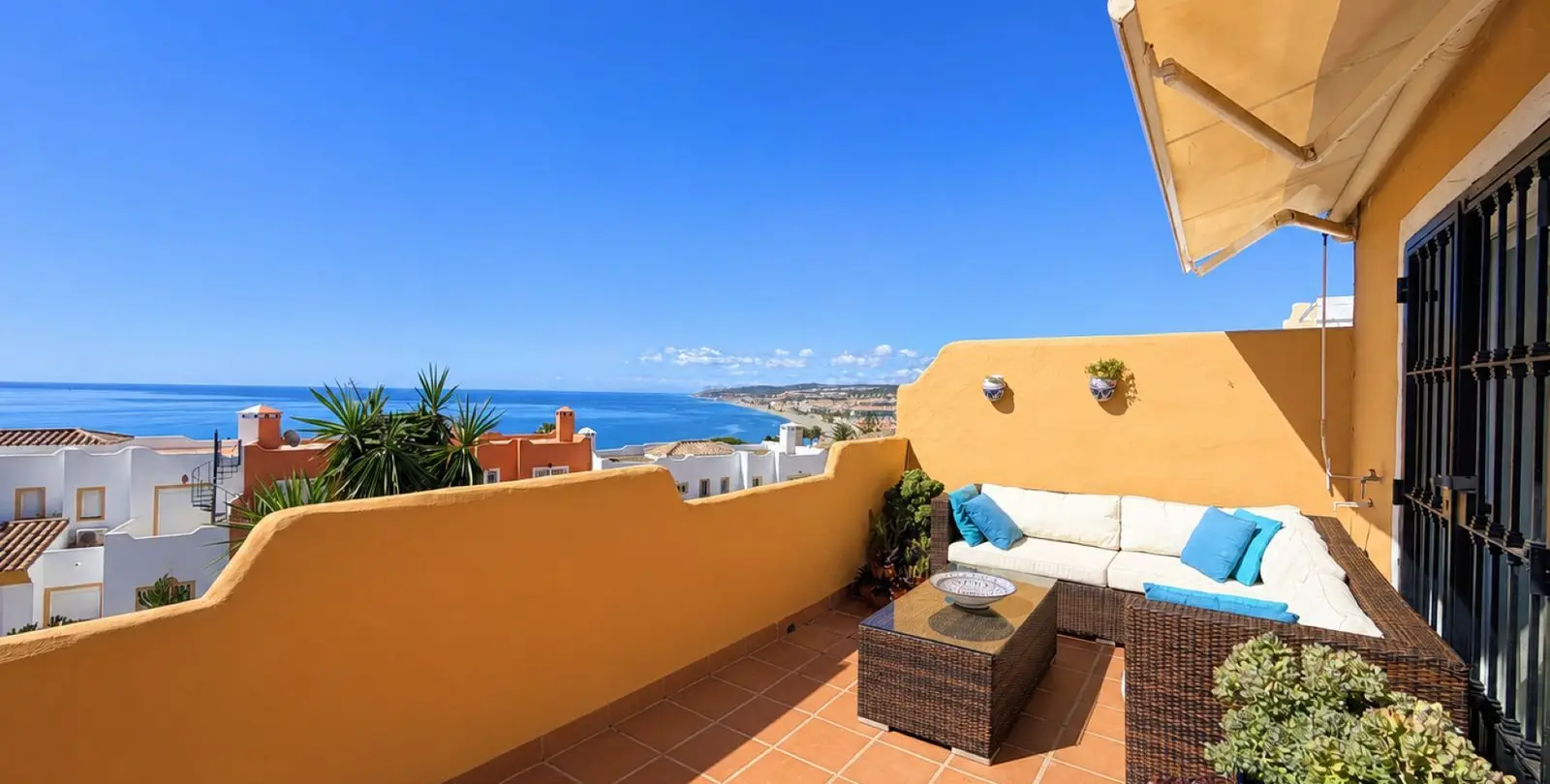 Venta de ático dúplex en Casares Playa 4