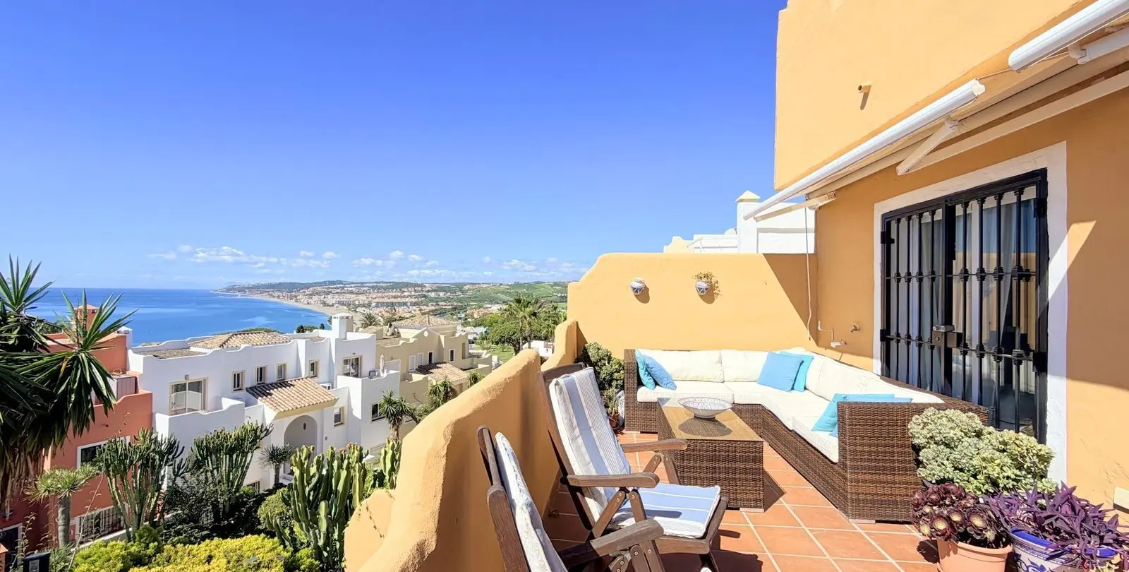 Venta de ático dúplex en Casares Playa 9