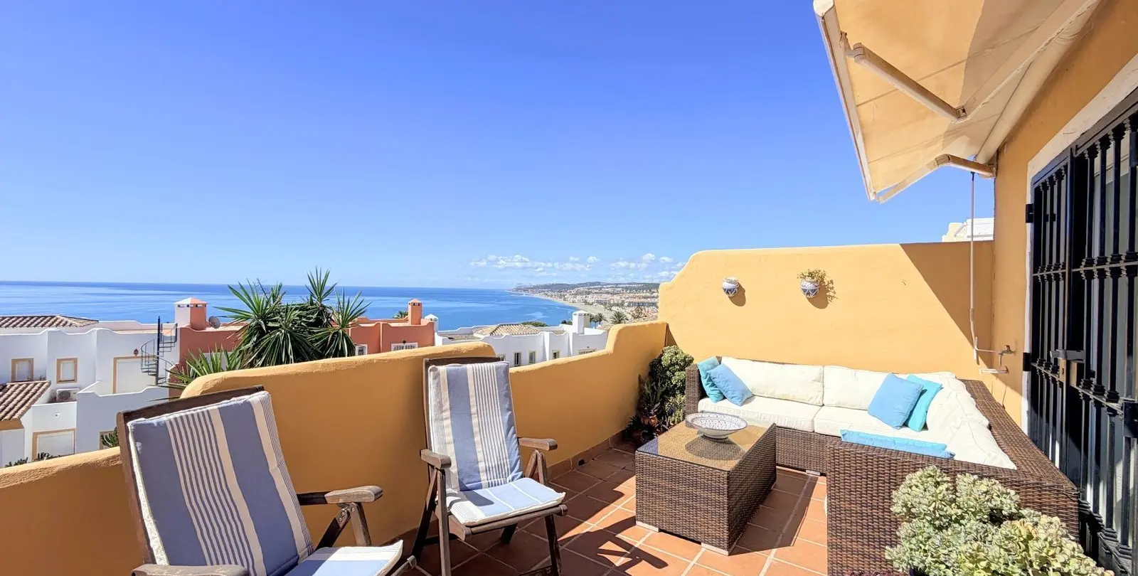 Venta de ático dúplex en Casares Playa 10