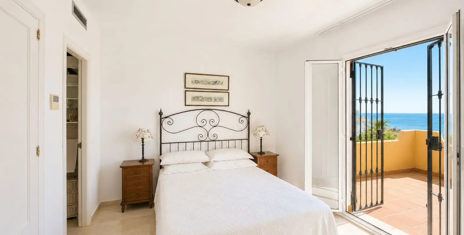 Venta de ático dúplex en Casares Playa 19