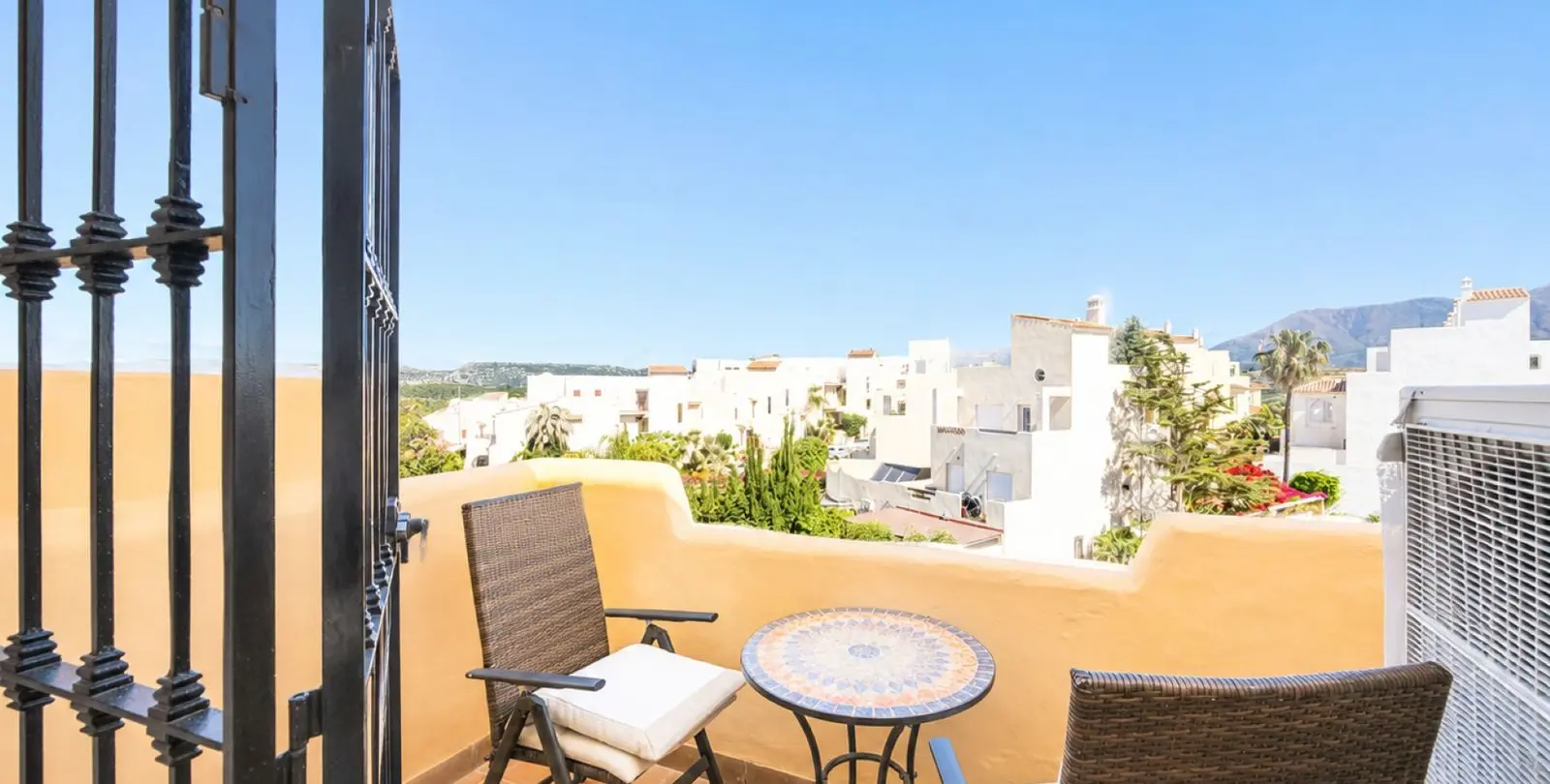Venta de ático dúplex en Casares Playa 29