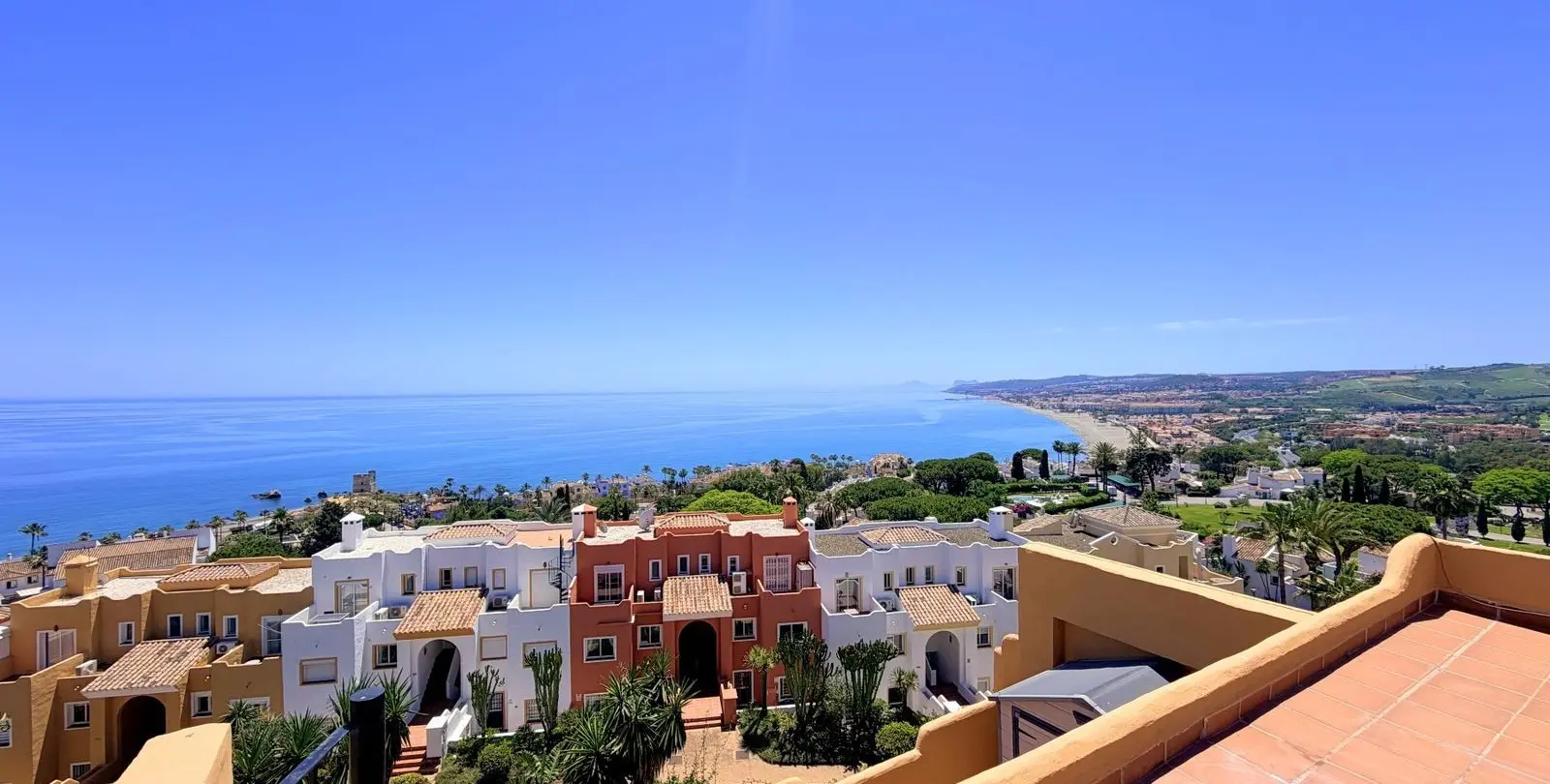 Venta de ático dúplex en Casares Playa 32
