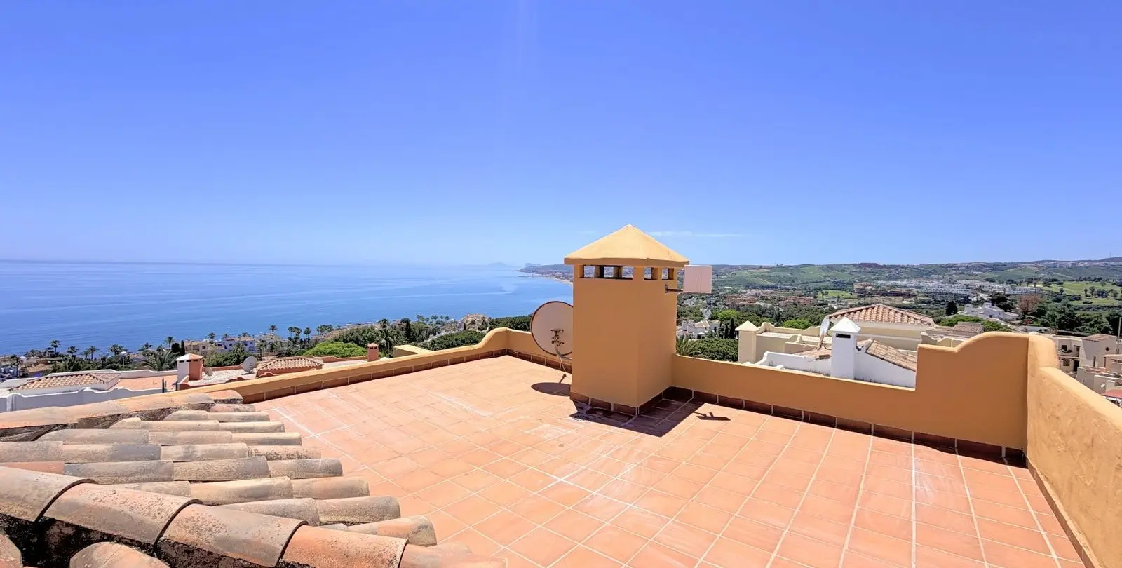 Venta de ático dúplex en Casares Playa 33