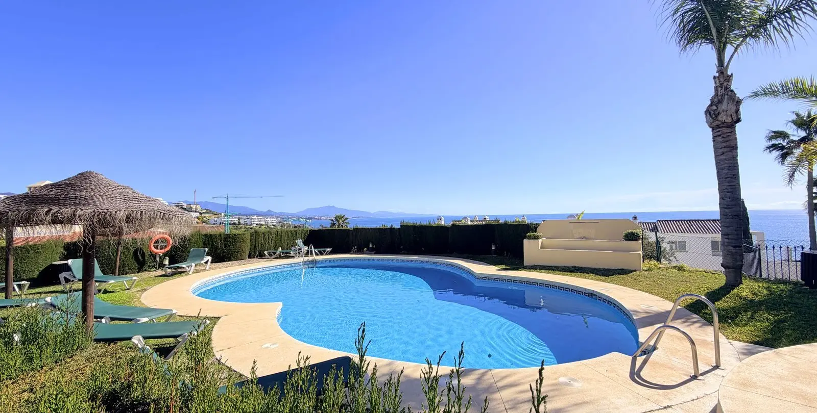 Venta de ático dúplex en Casares Playa 35