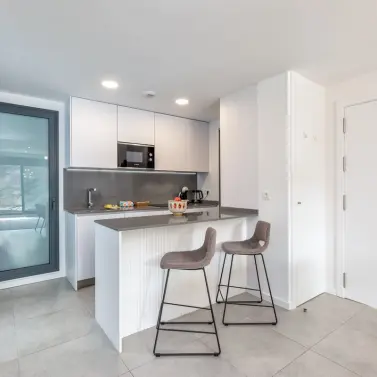 Venta de apartamento en planta media en Higueron