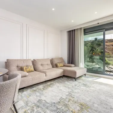 Venta de apartamento en planta media en Higueron