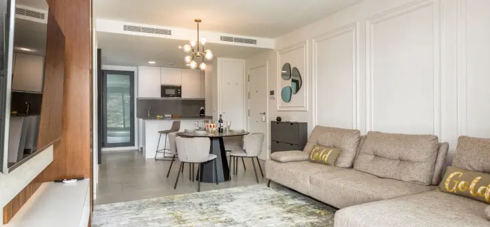 Venta de apartamento en planta media en Higueron 3