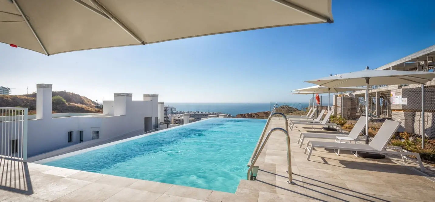 Sale of middle floor apartment in Higueron 0