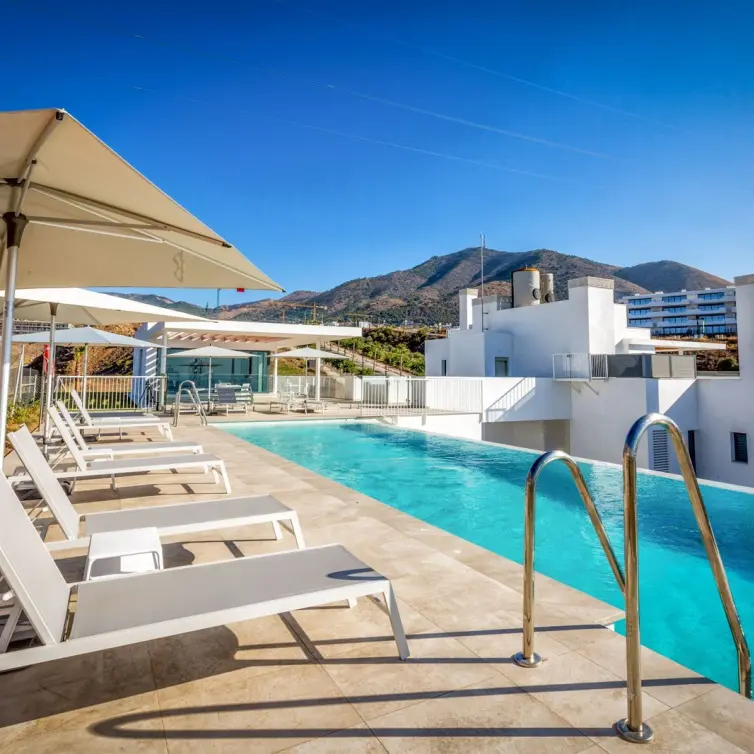 Sale of middle floor apartment in Higueron