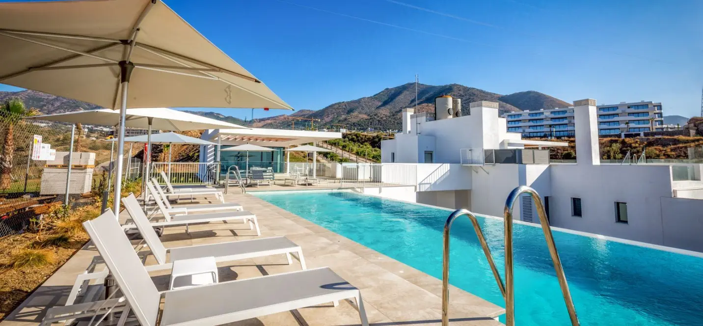 Sale of middle floor apartment in Higueron 1