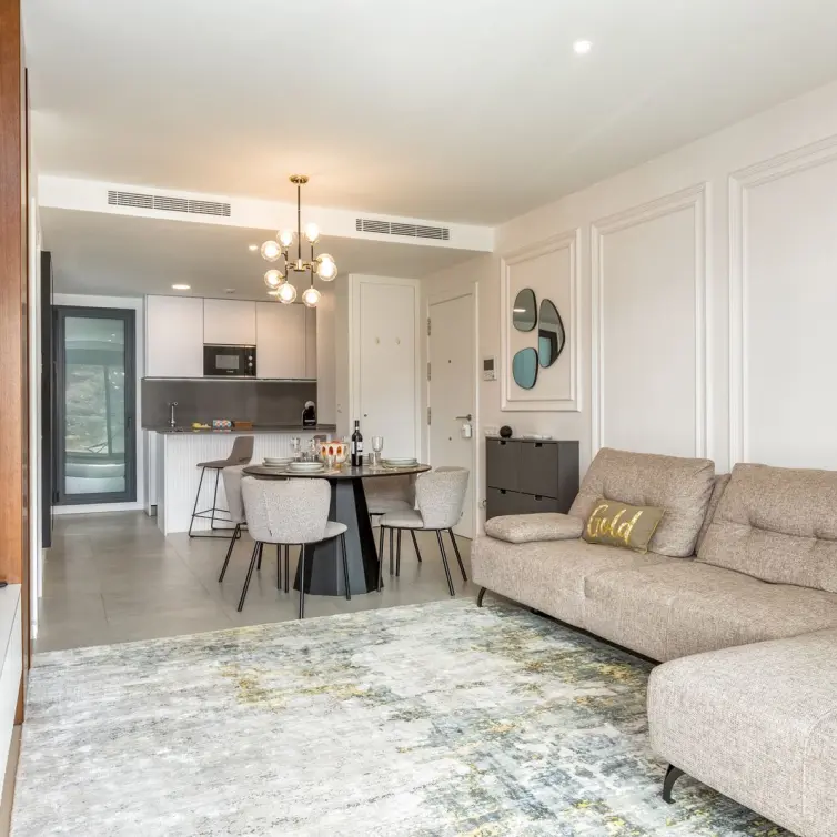 Sale of middle floor apartment in Higueron