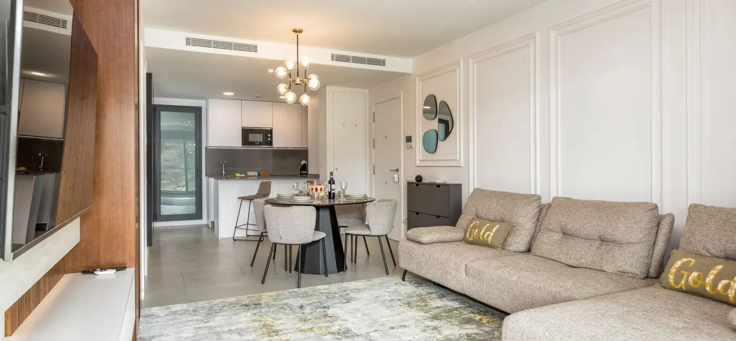 Sale of middle floor apartment in Higueron 2